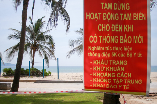 Đà Nẵng: Dừng tắm biển, ăn uống tại chỗ từ 12 giờ 20/6