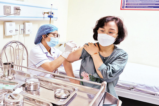 Hà Nội mở chiến dịch tiêm chủng vắc xin COVID-19, dự kiến tiêm 200.000 liều một ngày