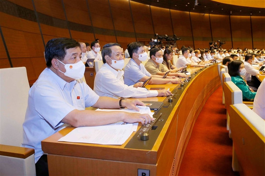 Thông qua Nghị quyết cơ cấu tổ chức Chính phủ nhiệm kỳ mới gồm 18 bộ và 4 cơ quan ngang bộ