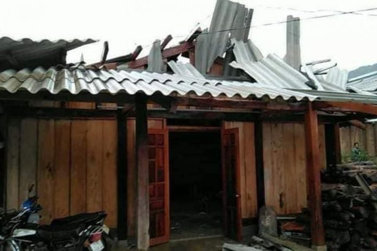 Mưa lớn kèm dông lốc gây nhiều thiệt hại tại Yên Bái, Lào Cai, Thái Nguyên