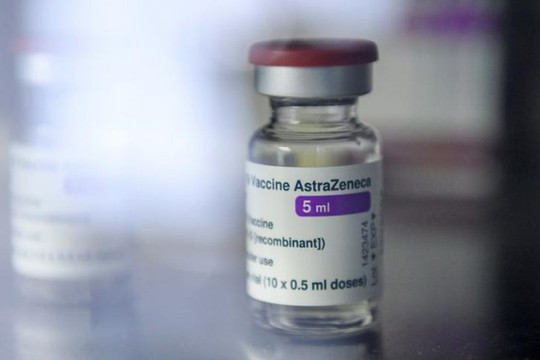 Thêm gần 600.000 liều vaccine AstraZeneca về tới TP Hồ Chí Minh
