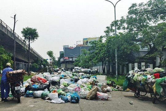 Quảng Ninh: Xử lý khẩn cấp tình trạng ùn ứ rác thải ở thành phố Hạ Long