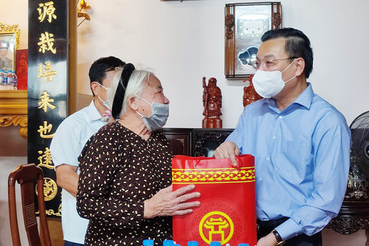 Hà Nội tặng 3.727 suất quà tới người có công dịp Quốc khánh