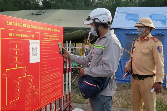 Phú Yên: Người dân qua chốt kiểm soát chỉ cần khai báo y tế bằng QR Code