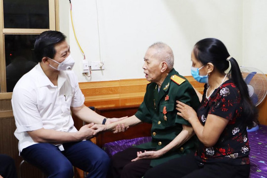 Bắc Ninh: Thăm hỏi, tặng quà nạn nhân bị nhiễm chất độc hóa học