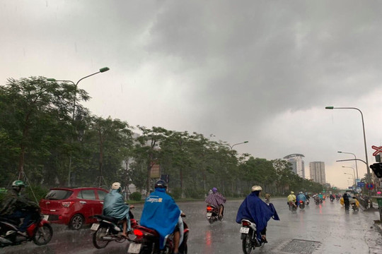 Dự báo thời tiết ngày 11/8: Hà Nội tiếp tục có mưa rào và dông