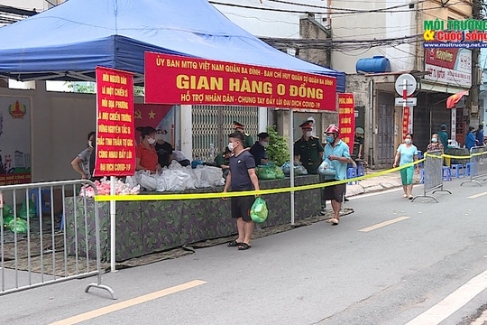 “Gian hàng 0 đồng” cho lao động nghèo ở Hà Nội
