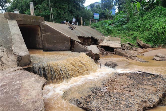 Kon Tum: Khẩn trương khắc phục sạt lở trên sông, suối trong mùa mưa bão