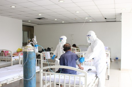 TP Hồ Chí Minh: Đặt mua thêm 100 tấn oxy lỏng điều trị cho bệnh nhân Covid-19