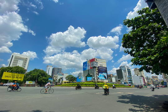 TP Hồ Chí Minh: Siết chặt giãn cách xã hội, người dân ‘ở đâu ở yên đó’ từ 0h ngày 23/8