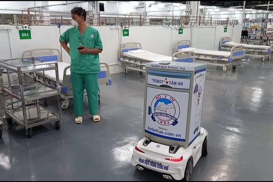 Sử dụng robot vào hỗ trợ điều trị bệnh nhân Covid-19 nặng