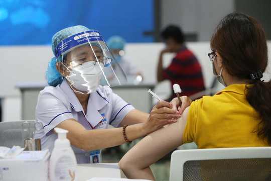 TP Hồ Chí Minh: Đã đủ vaccine để tiêm mũi 1 cho 100% người từ 18 tuổi