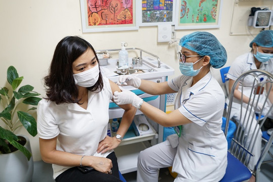 Hà Nội đề nghị sớm hướng dẫn việc đi lại của người đã tiêm đủ 2 mũi vaccine