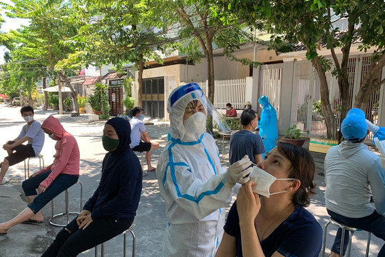 Đà Nẵng: Tiếp tục xét nghiệm SARS-CoV-2 trên diện rộng để khoanh vùng dịch