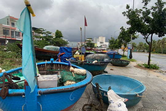 Đà Nẵng và Quảng Nam khẩn trương ứng phó với diễn biến bão số 5 trong bối cảnh dịch bệnh
