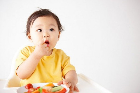 Chế độ dinh dưỡng như thế nào là phù hợp khi trẻ bị ho?