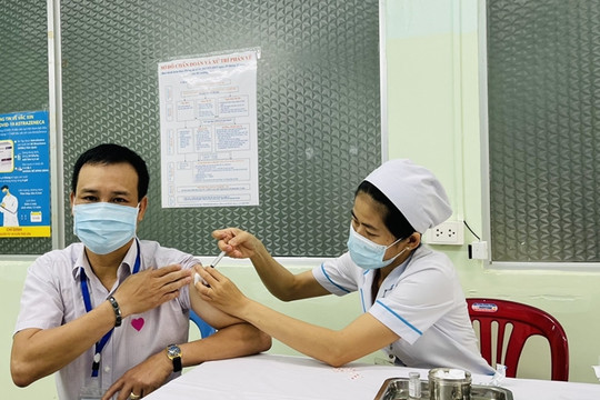 Việt Nam chủ động nguồn vaccine, thuốc men, trang thiết bị điều trị COVID-19