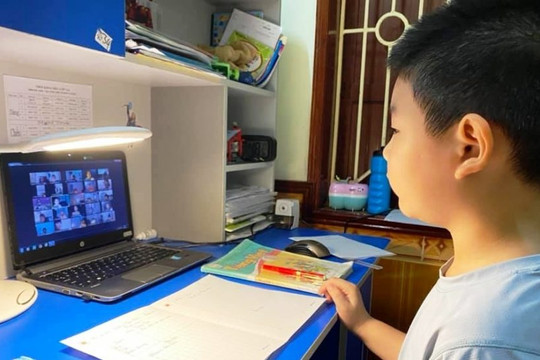 Hà Nội: Đề xuất thu học phí học trực tuyến bằng 75% mức học trực tiếp