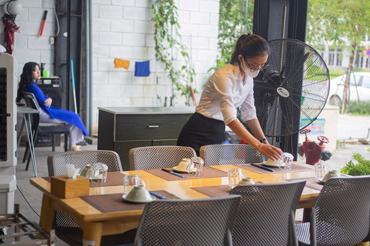 Đà Nẵng: Nhà hàng, quán cafe tất bật chuẩn bị mở bán tại chỗ