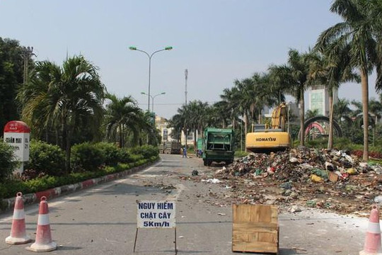 Hà Nội: Bãi rác Xuân Sơn tiếp nhận rác trở lại