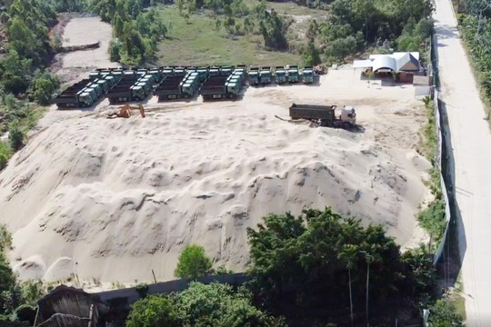 Đại Lộc (Quảng Nam): Nhiều bãi tập kết cát trái phép “mọc lên” ngay trục đường chính