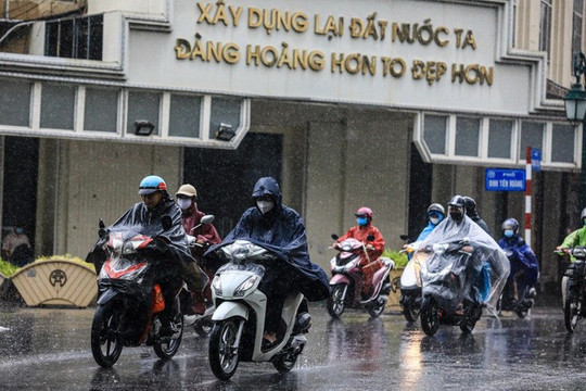 Hà Nội mưa lạnh đến cuối tuần, Trung Bộ bước vào đợt mưa lớn