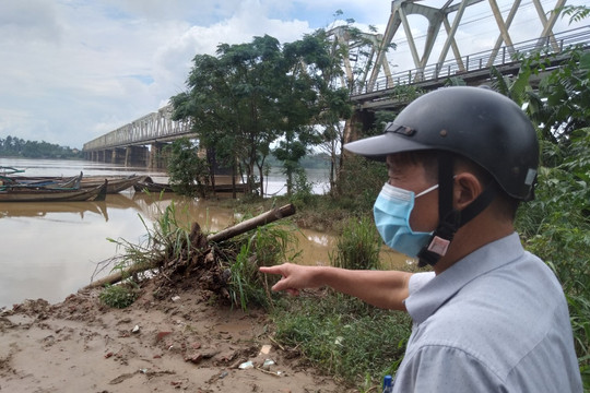 Sơn Tịnh (Quảng Ngãi): Người dân khốn khổ vì xe chở cát cày nát đường dân sinh