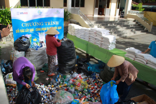 TP. Hội An (Quảng Nam): Đổi rác thải nhựa lấy gạo – chương trình ý nghĩa bảo vệ môi trường