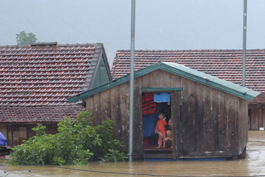 Quảng Nam: Đề xuất đầu tư 100 tỷ đồng hỗ trợ người dân xây nhà chống bão, lũ