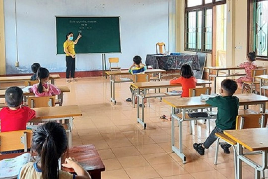 Quảng Bình: Khen thưởng nữ giáo viên mở lớp học trong khu cách ly
