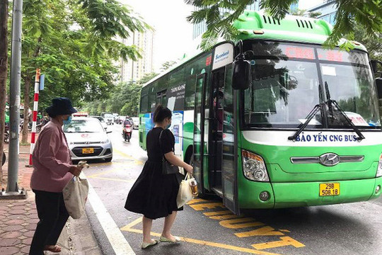 Hà Nội kiến nghị cho xe buýt chạy 100% công suất vào khung giờ cao điểm