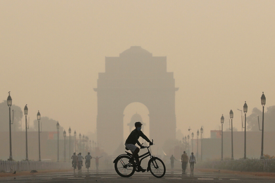 Ấn Độ: Ô nhiễm không khí ở New Delhi khiến nhiều người nhập viện