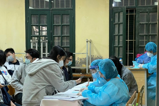 Hà Nội: Hơn 300.000 học sinh tại 286 trường THPT được tiêm vắc xin phòng COVID-19