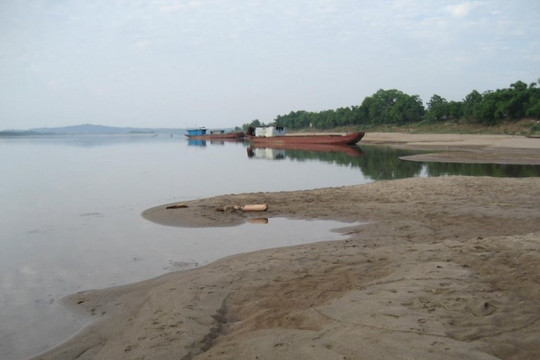Nước sông Đà xuống thấp, nước sạch sinh hoạt về Hà Nội bị giảm