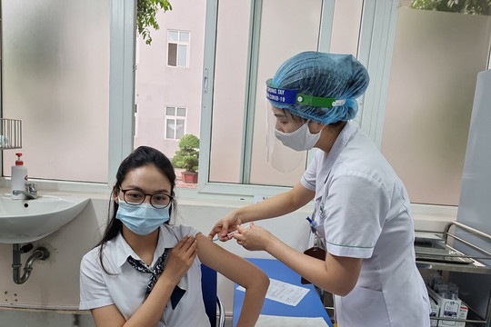 TP.HCM bắt đầu tiêm vaccine mũi 3 cho người dân