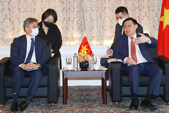 Chủ tịch Quốc hội đề nghị doanh nghiệp Hàn Quốc hỗ trợ doanh nghiệp Việt