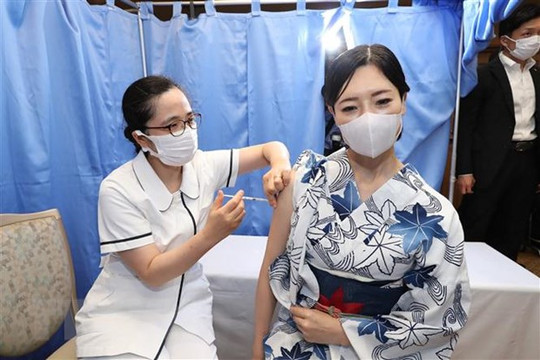 Nhật Bản khuyến nghị sử dụng vaccine Moderna cho mũi tiêm tăng cường