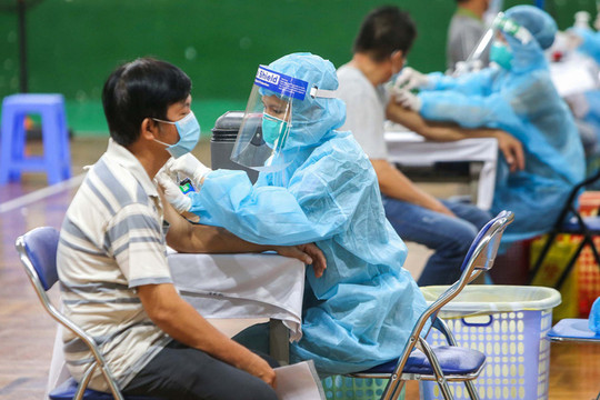 Việt Nam đã tiêm trên 2 triệu liều vaccine Covid-19 mũi 3