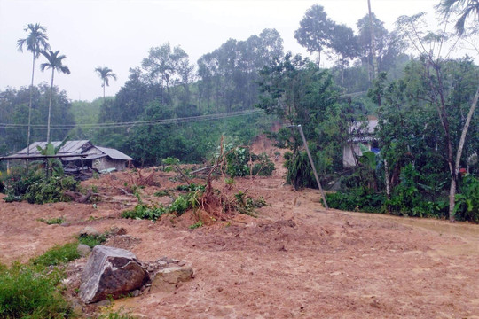 Cảnh báo nguy cơ xảy ra lũ quét và sạt lở núi tại Quảng Nam