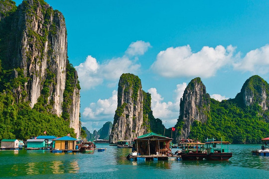 Quảng Ninh: Phấn đấu đón 10 triệu lượt khách du lịch trong năm 2022