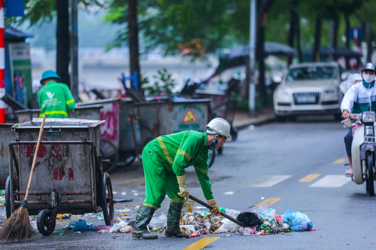 Hà Nội: Triển khai phân loại rác thải sinh hoạt theo lộ trình phù hợp