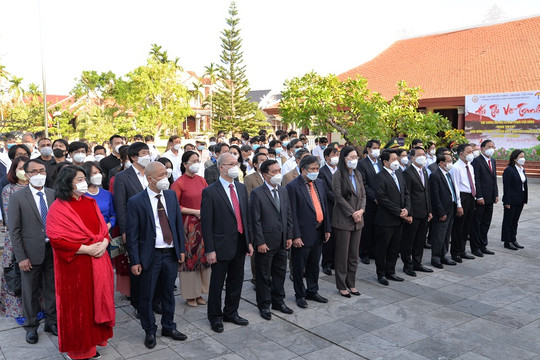 Quảng Ngãi: Dâng hương kỷ niệm 116 năm ngày sinh cố Thủ tướng Phạm Văn Đồng
