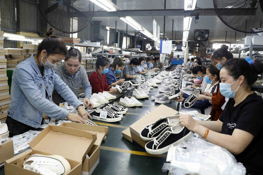 [Infographics] Việt Nam đứng thứ hai thế giới về xuất khẩu da giày