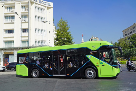 [Infographics] Tuyến xe buýt điện đầu tiên tại TP Hồ Chí Minh hoạt động từ 9/3