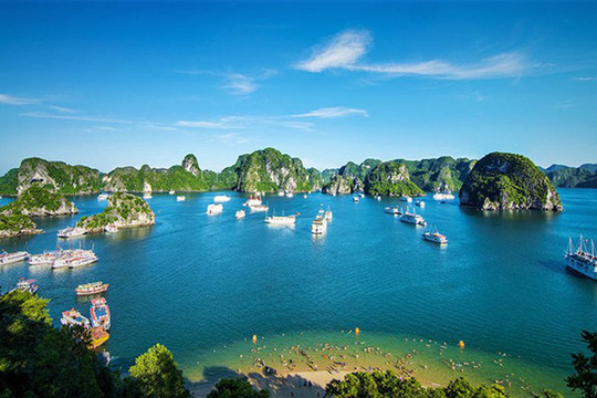 Quảng Ninh phấn đấu thu hút trên 10 triệu lượt du khách trong năm 2022