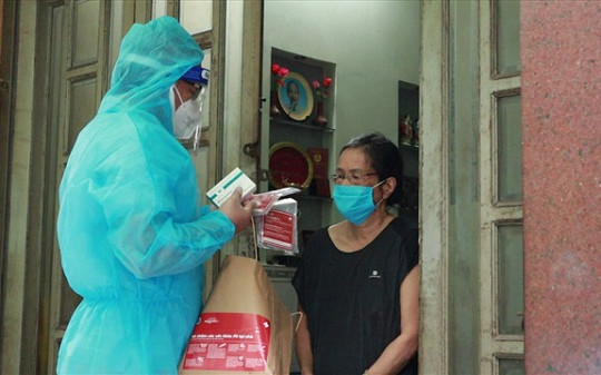 COVID-19 tại Hà Nội: F0 nhập viện và tử vong giảm