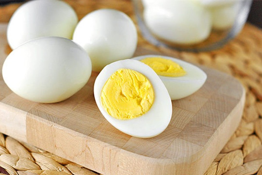 Người mắc COVID-19 có nên ăn trứng không?