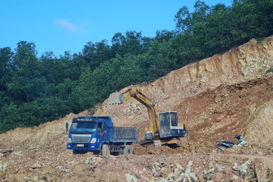 Quảng Bình: Chuẩn bị đấu giá 4 mỏ đá, 5 mỏ đất với tổng giá khởi điểm hơn 115 tỷ