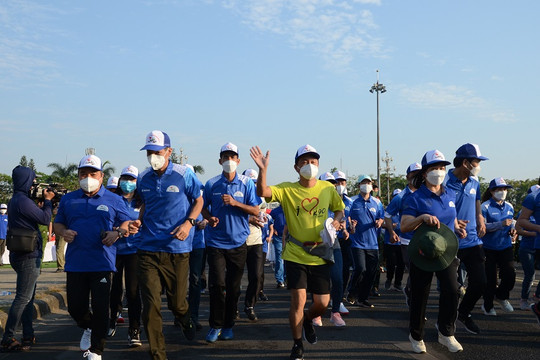 Quảng Ngãi: Hàng ngàn người tham gia ngày chạy Olympic vì sức khỏe toàn dân