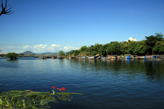 Thừa Thiên Huế: 8 địa điểm du lịch đẹp mê lòng người